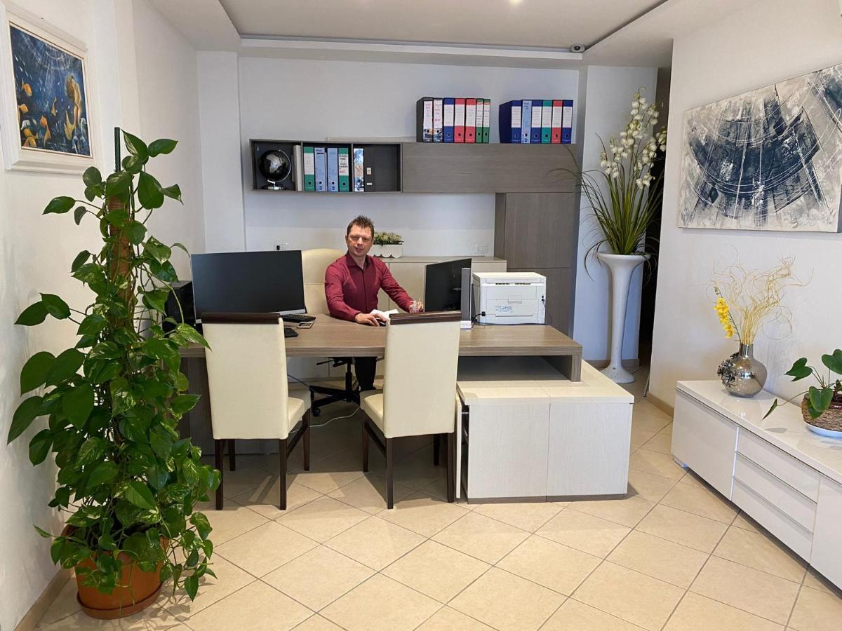 Residence Perla Rimini Luaran gambar